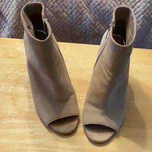 Gianni bini heels, size 10M, Tan color❤️